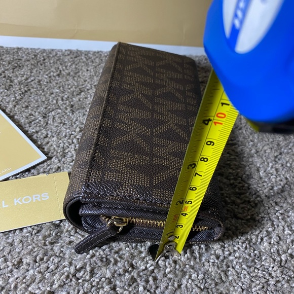 ❤️SOLD❤️Michael Kors Jet Set Flap Wallet - Picture 5 of 6